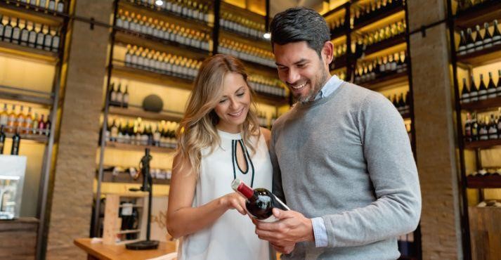 a-couple-selecting-and-buying-cabernet-sauvignon